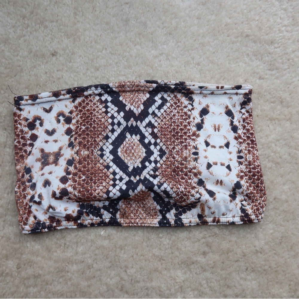 Pretty Little Thing crop top animal print small